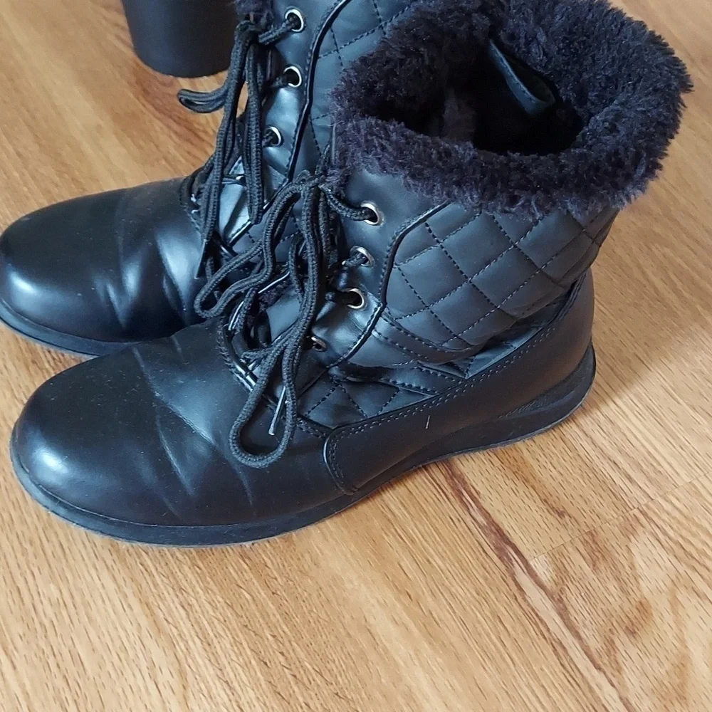Totes boots Size 7M